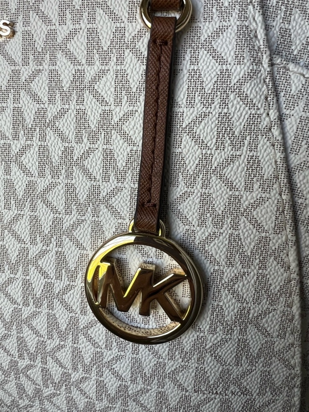 Michael Kors Jet Set Travel Signature Bag - Picture 6 of 11